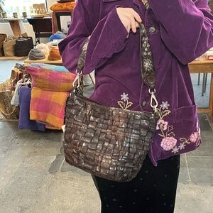 Woven Campomaggi Shoulder Bag in Moro